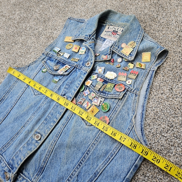 AMAZING Red Cross Pins Blood Drive Collection Denim Vest VTG Battle Jean Jacket - Picture 15 of 16